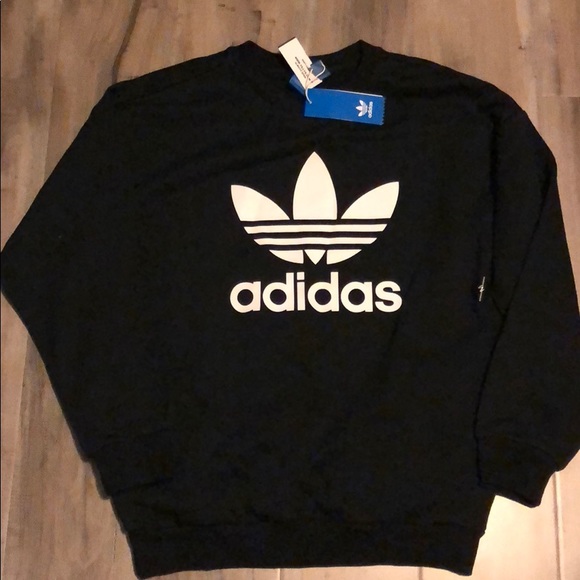 black sweater with pockets